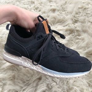 ⭐️NEW⭐️ Women’s Black New Balance Sneakers